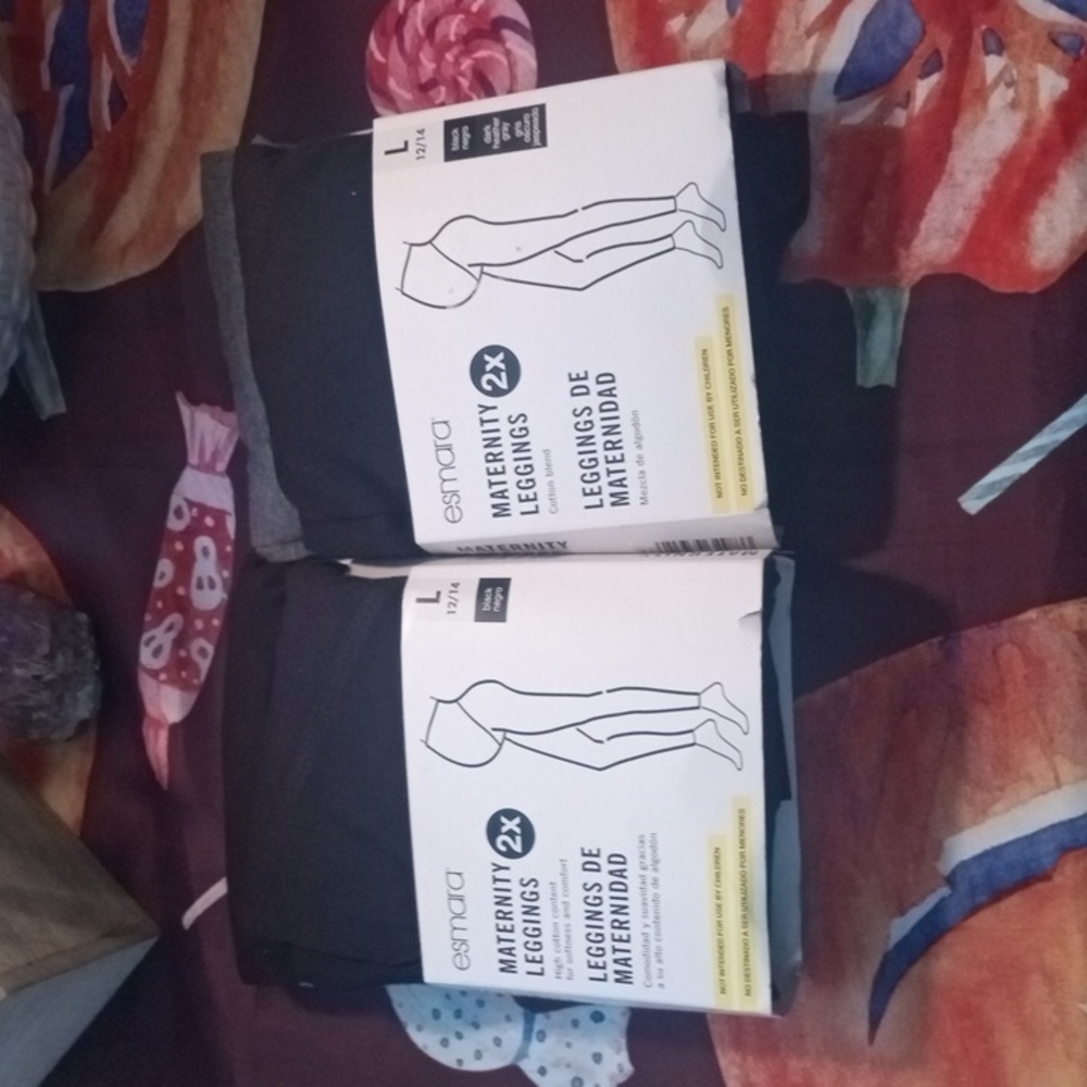 Maternity leggings brand new 4 pairs together. Two in each package